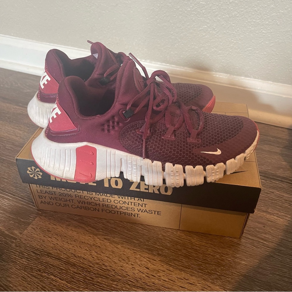 Nike Metcon 4 Maroon Sneakers with White Details